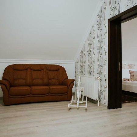 Hotel-Restaurant Milenium Salonta Екстериор снимка