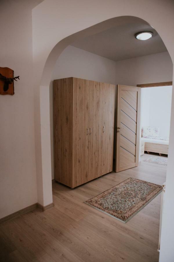 Hotel-Restaurant Milenium Salonta Екстериор снимка
