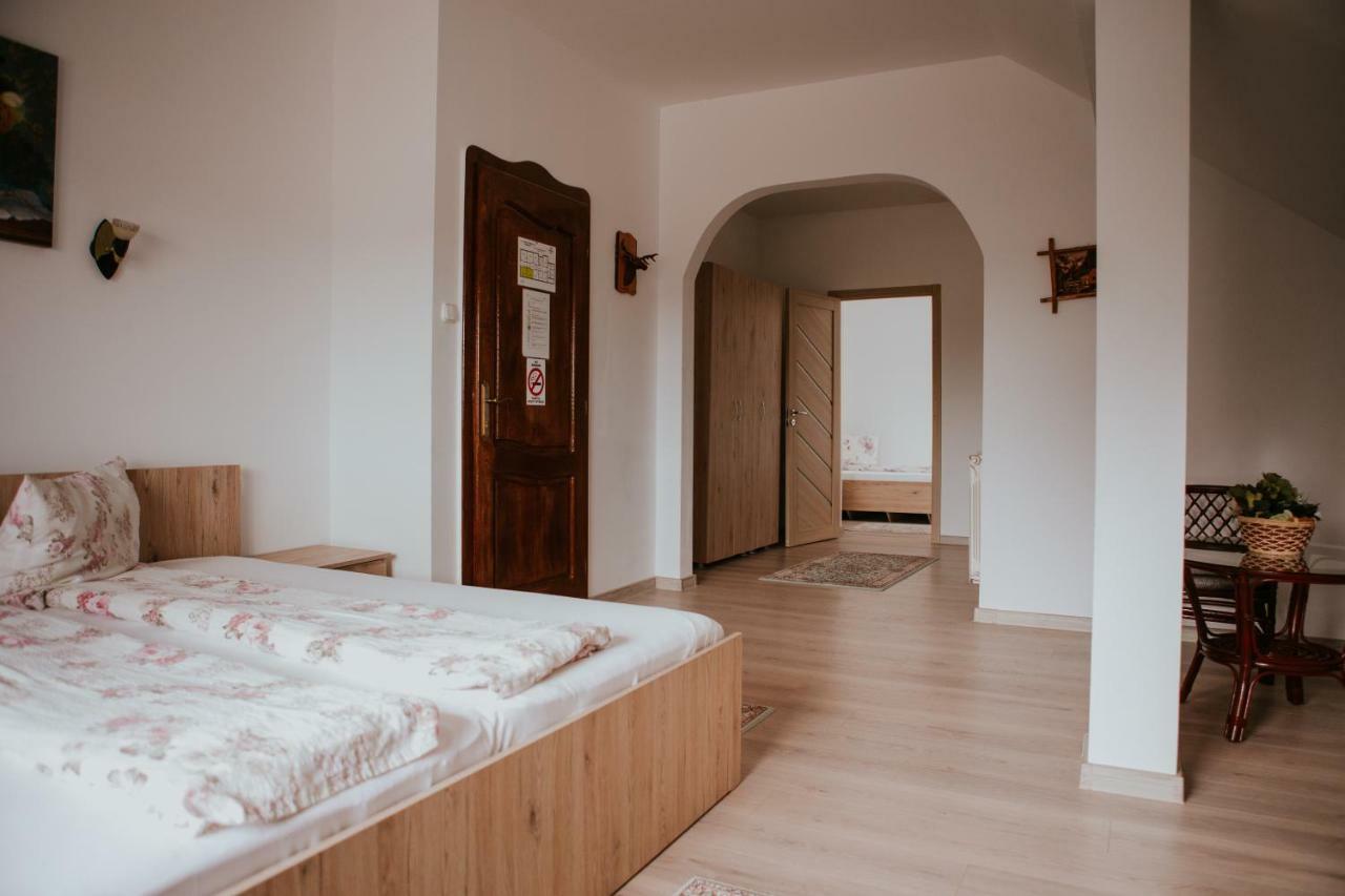 Hotel-Restaurant Milenium Salonta Екстериор снимка