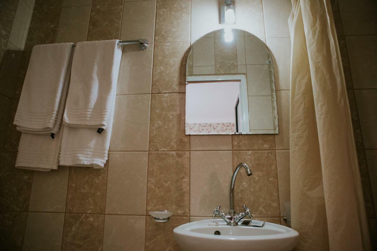 Hotel-Restaurant Milenium Salonta Екстериор снимка