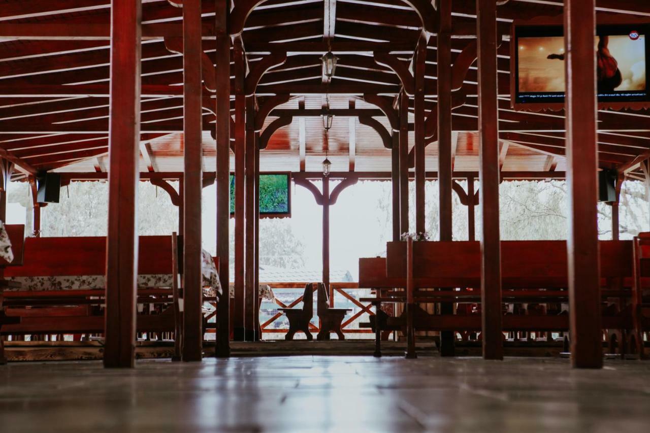 Hotel-Restaurant Milenium Salonta Екстериор снимка