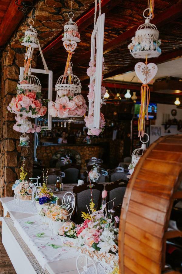 Hotel-Restaurant Milenium Salonta Екстериор снимка